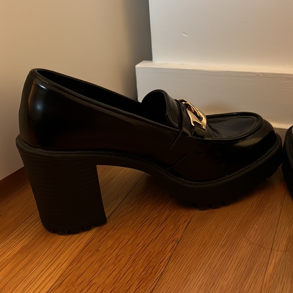 Steve Madden Black Gold Chain Chunky Heeled Loafers - Picture 5 of 5